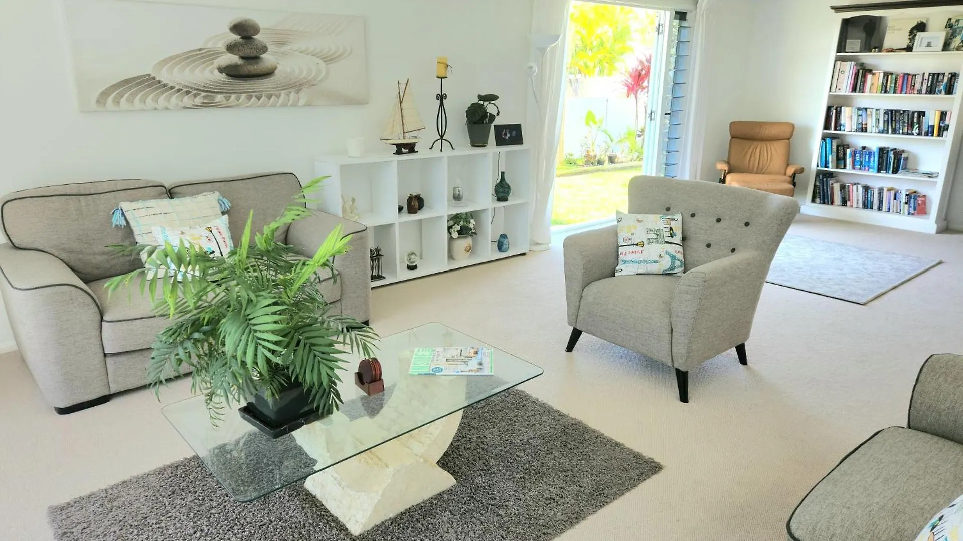 Luxury Hamptons Beachside Sanctuary Alexandra Headland