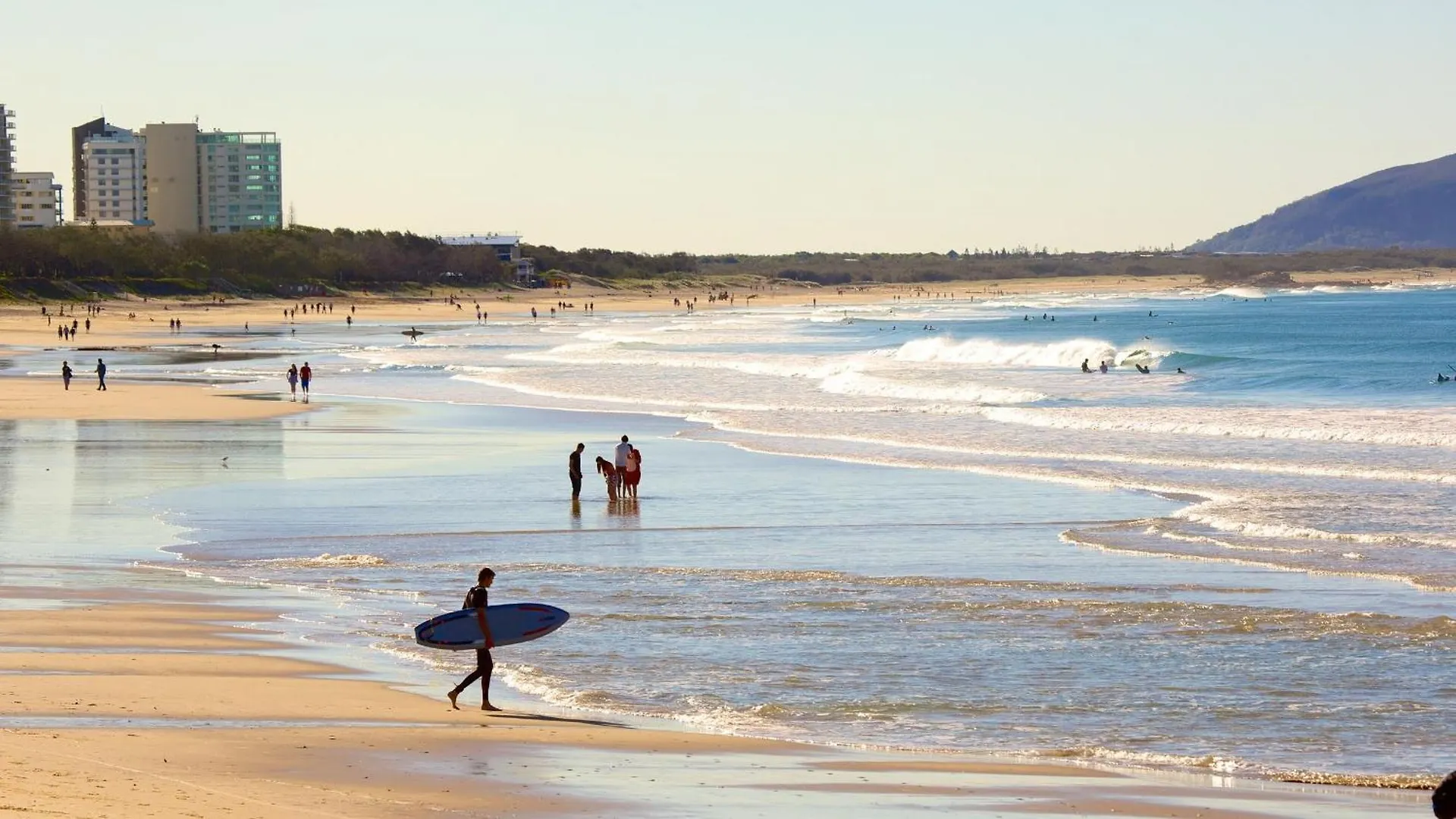 Luxury Hamptons Beachside Sanctuary Alexandra Headland
