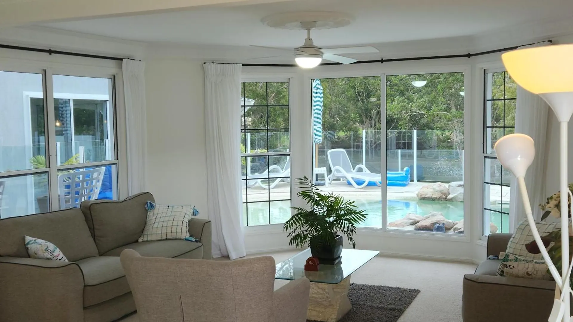 Holiday home Luxury Hamptons Beachside Sanctuary Alexandra Headland