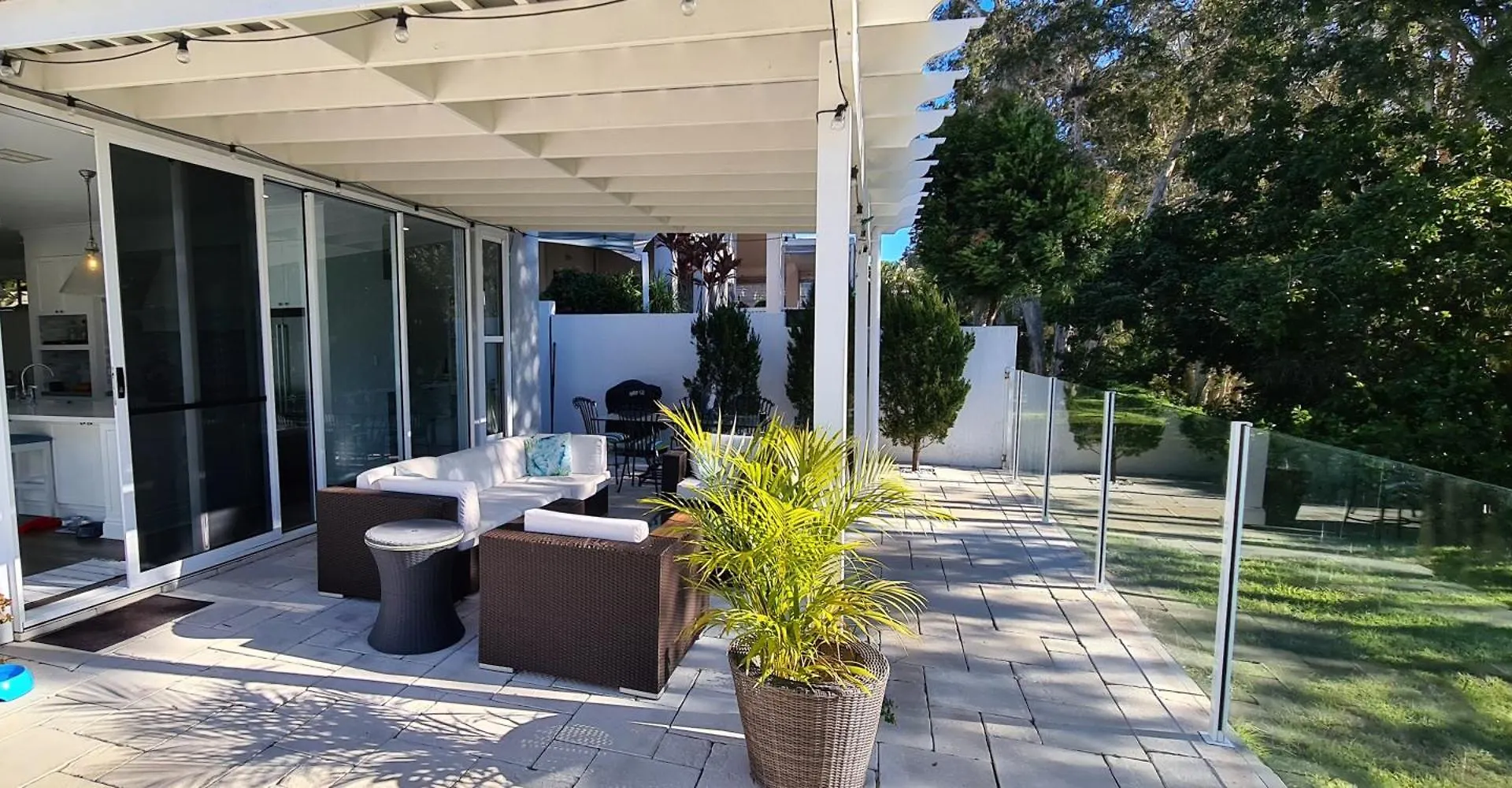 Luxury Hamptons Beachside Sanctuary Alexandra Headland Holiday home