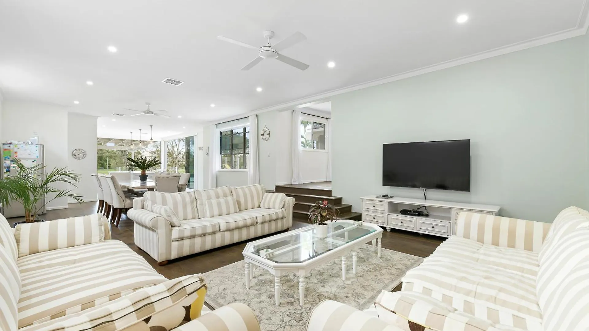 Holiday home Luxury Hamptons Beachside Sanctuary Alexandra Headland