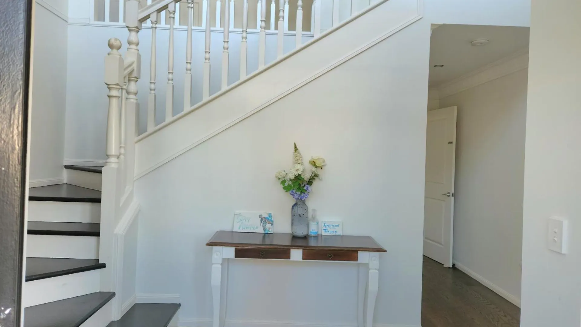 Luxury Hamptons Beachside Sanctuary Alexandra Headland 0*,  Australia